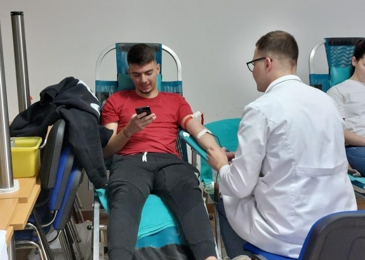 Široki Brijeg: Srednjoškolci darovali 43 doze krvi