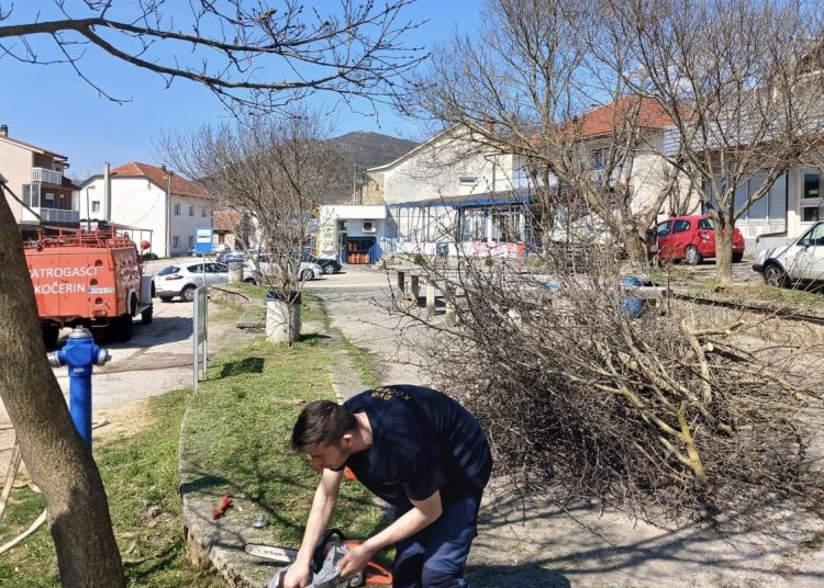 Široki Brijeg: Vatrogasci očistili i uredili središte Kočerina