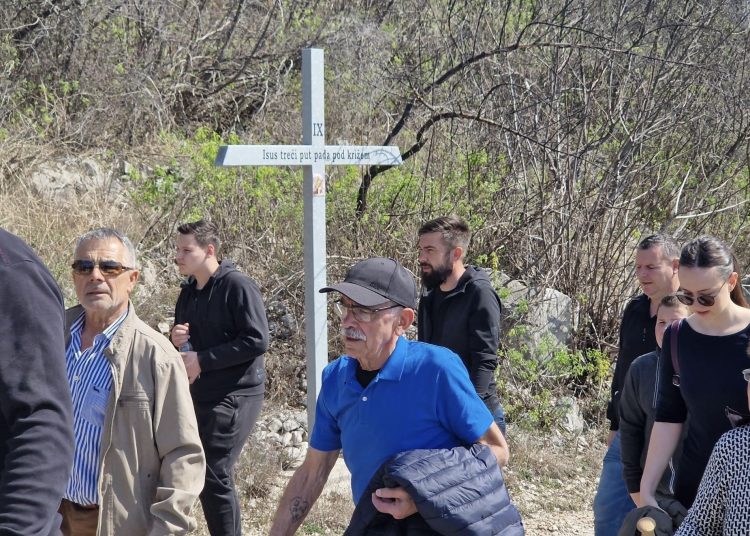 Održan je Hodočasnički put križa od Ljubotića do Crnih Lokava