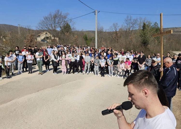 Održan je Hodočasnički put križa od Ljubotića do Crnih Lokava