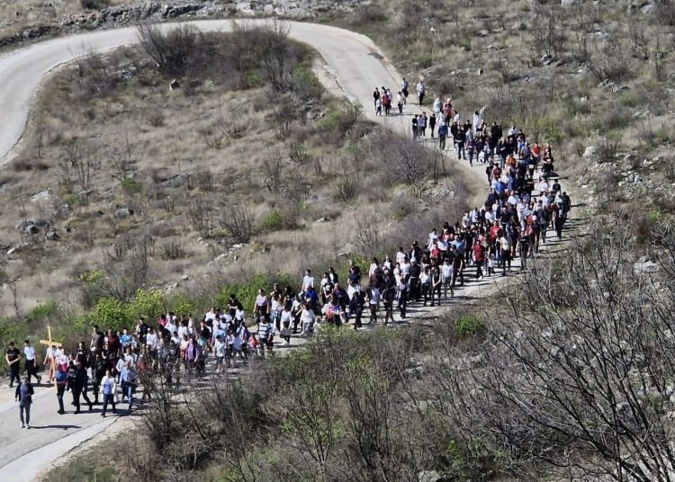 Održan je Hodočasnički put križa od Ljubotića do Crnih Lokava