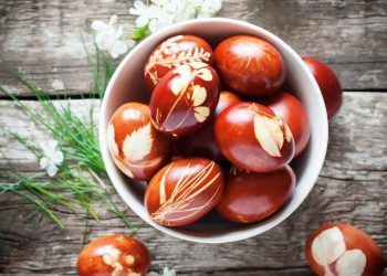 Mramorna jaja za Uskrs: Kako ukrasiti pisanice najzdravijom prirodnom namirnicom