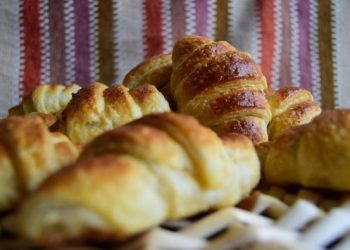 Najmekše lisnate kiflice s margarinom