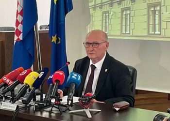 Ustavni sud: Milanović ne može biti kandidat na izborima dok je predsjednik!