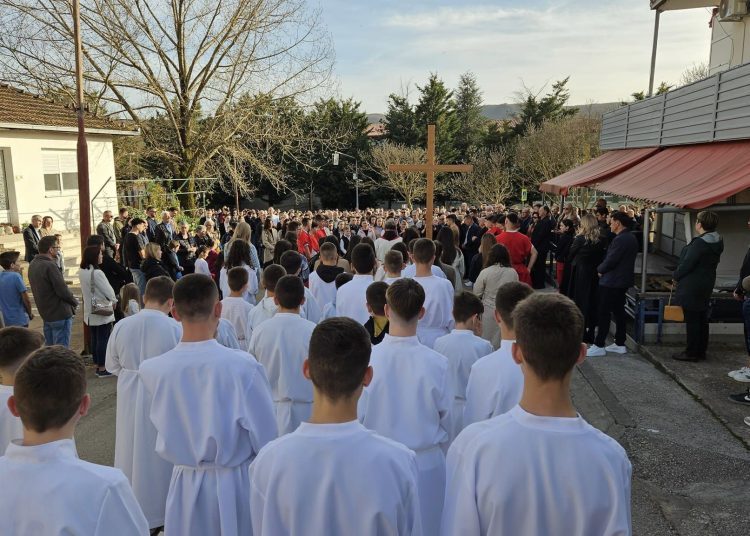 Veliki Petak na Kočerinu uz tisuće vjernika