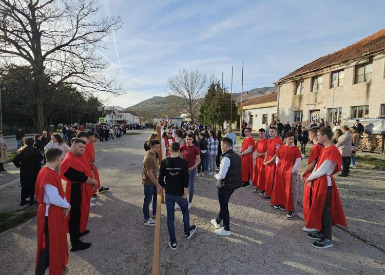 Veliki Petak na Kočerinu uz tisuće vjernika