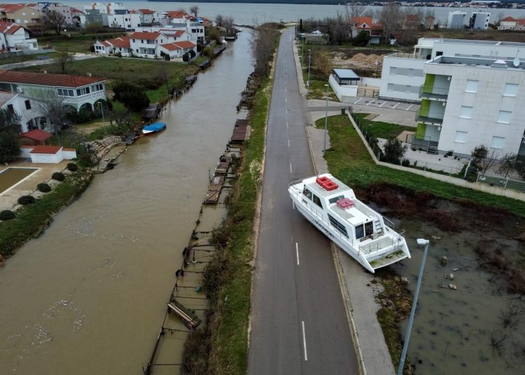 Foto i video: Pogledajte kako poplavljeni Nin izgleda iz zraka