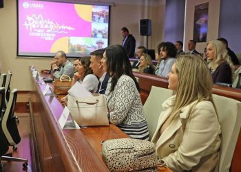 Turistički radnici i novinari sletjeli u Mostar gdje će kroz ‘fam trip’ obići atrakcije Hercegovine