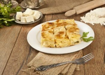 Brza i sočna gibanica sa sirom