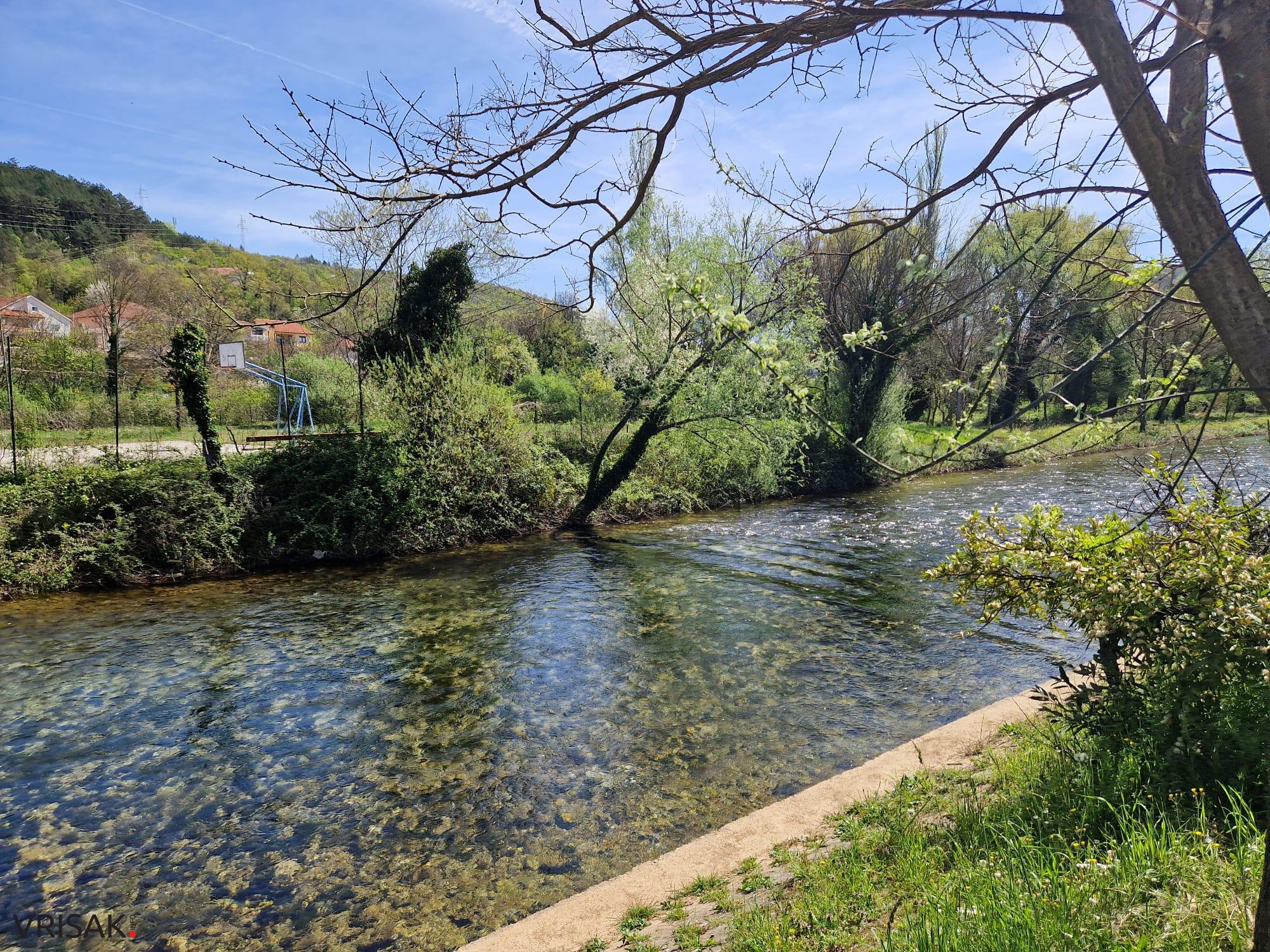 Proljeće uz rijeku Lišticu (FOTO)