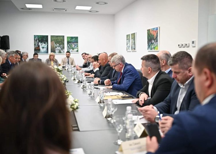Koordinacijski sastanak dužnosnika HDZ-a BiH održan u Grudama