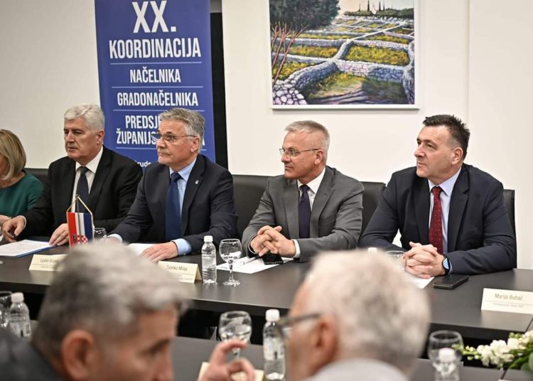 Koordinacijski sastanak dužnosnika HDZ-a BiH održan u Grudama