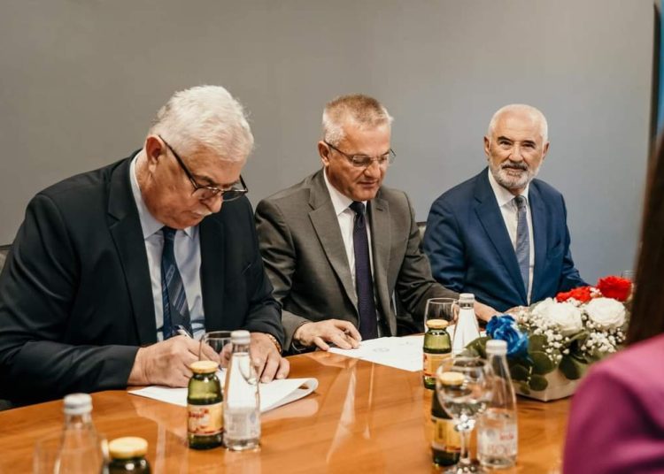 Potpisan ugovor o obnovi Gimnazije fra Dominika Mandića