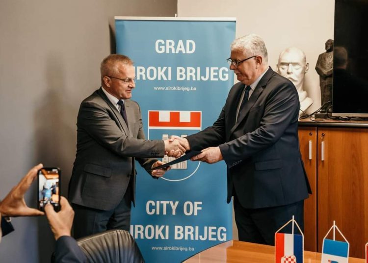 Potpisan ugovor o obnovi Gimnazije fra Dominika Mandića