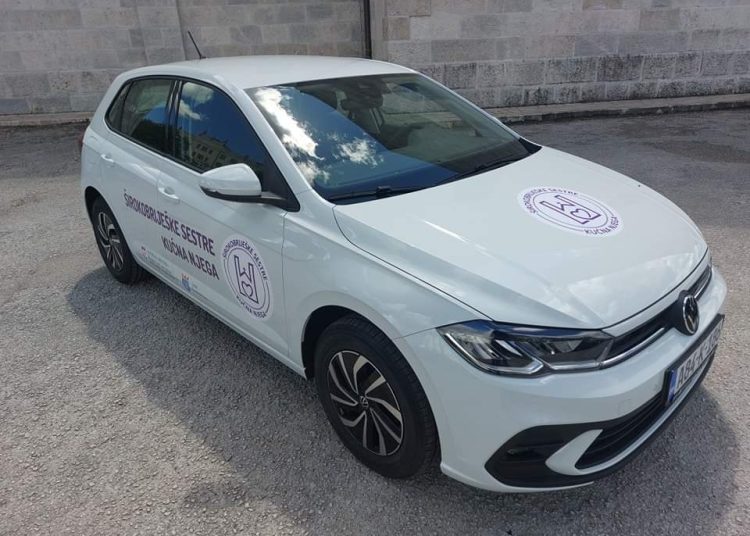 Uručena i blagoslovljena dva nova automobila za projekt”Širokobriješke sestre – kućna njega”
