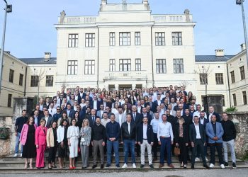 Nekadašnji učenici i učenice Srednje strukovne škole Široki Brijeg obilježili 20 godina mature