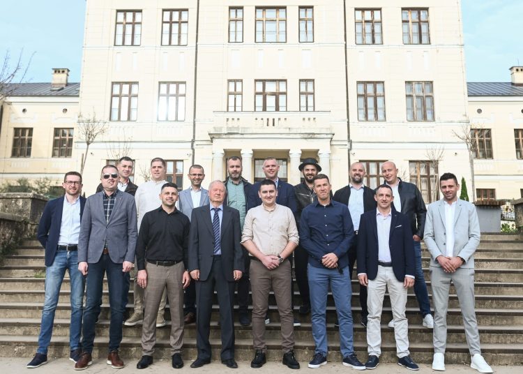 Nekadašnji učenici i učenice Srednje strukovne škole Široki Brijeg obilježili 20 godina mature