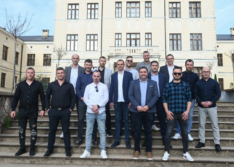 Nekadašnji učenici i učenice Srednje strukovne škole Široki Brijeg obilježili 20 godina mature