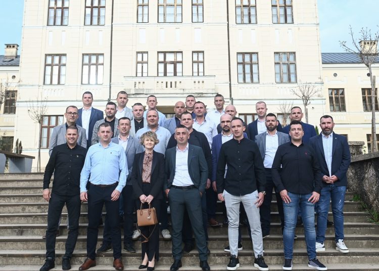 Nekadašnji učenici i učenice Srednje strukovne škole Široki Brijeg obilježili 20 godina mature