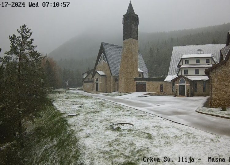 Snijeg pao na Blidinju (FOTO)