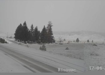 Snijeg pao na Blidinju (FOTO)