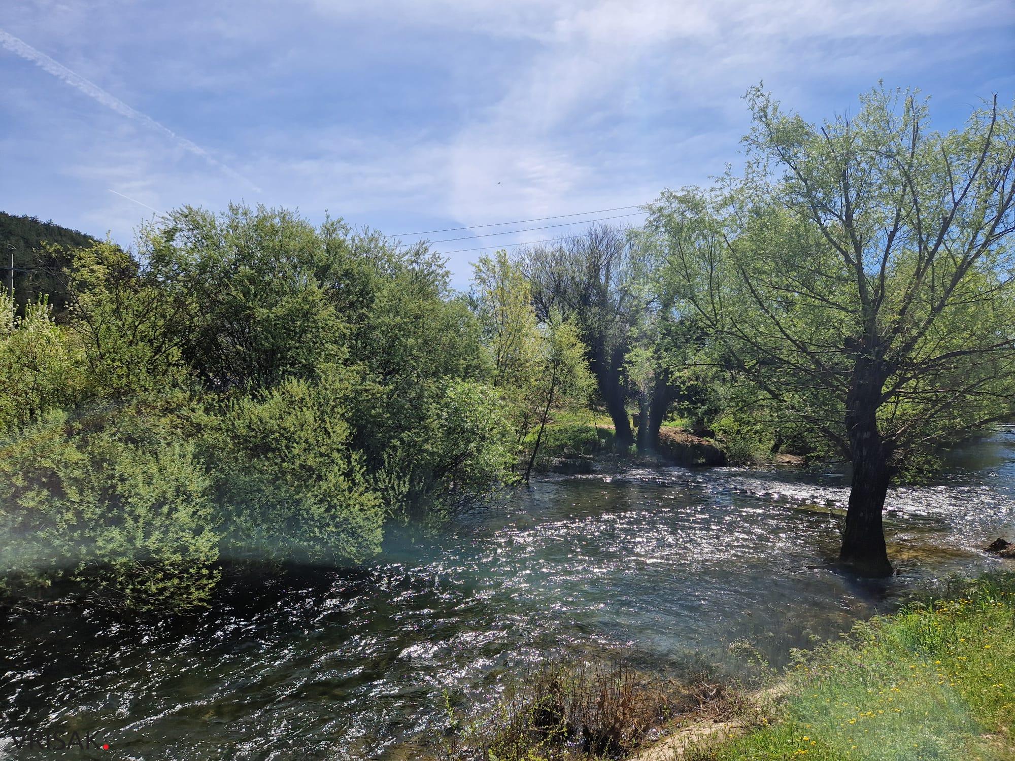 Proljeće uz rijeku Lišticu (FOTO)