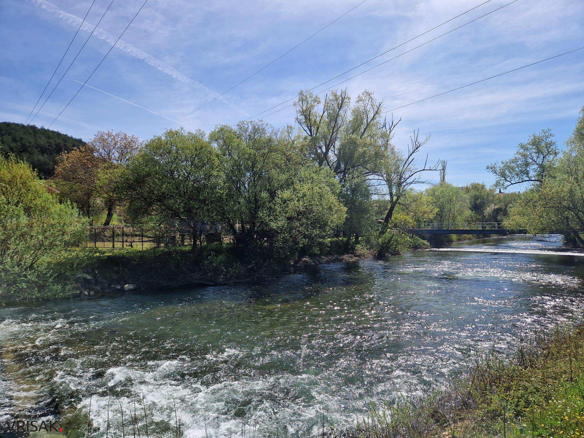 Proljeće uz rijeku Lišticu (FOTO)