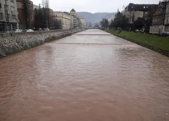 Sarajevo: U rijeci Miljacki pronađena tijela žene i malog djeteta