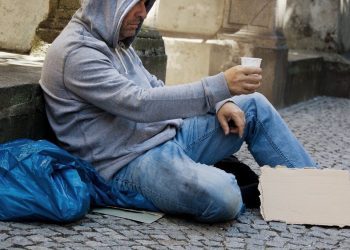 Predložene kazne do 400 KM za građane koji daju novac prosjacima na ulici