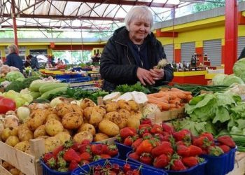 Temperaturni šokovi već ostavljaju trag na prinosima: Narod voće i povrće kupuje za marku