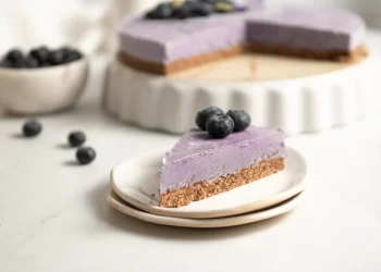 Jednostavan cheesecake s pudingom od borovnica