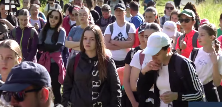 Tradicionalni uspon na livanjsku planinu: ‘100 žena na Kamešnici‘