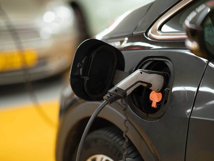 SAD i Kinezi ulaze u trgovinski rat: Europski proizvođači automobila se tresu od straha!