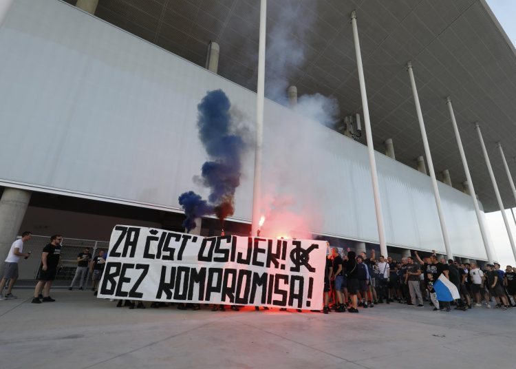 FOTO: Kohorta i Osijek na nogama zbog naoružanih anonimaca, pogledajte ludnicu ispred Opus Arene