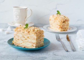 Napoleon torta s 1000 listića i sočnom kremom od vanilije