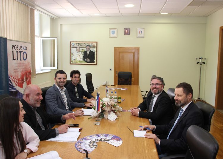 Veleposlanik Republike Slovenije NJ. E. Damijan Sedar posjetio Posušje