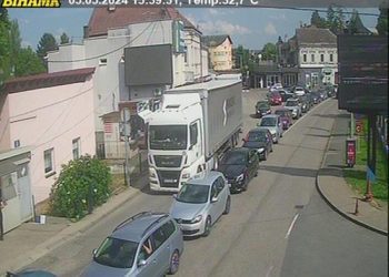Velike gužve na granicama BiH i Hrvatske, čeka se satima