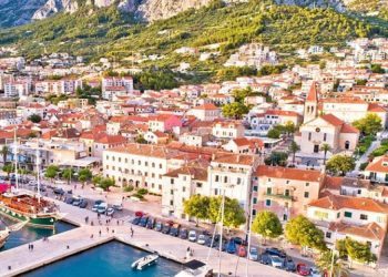 Kvadrat stana u zgradi u Makarskoj – sedam tisuća eura, evo tko su kupci