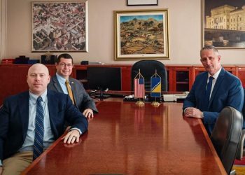 Američko veleposlanstvo: Galić iskoristio svoje obrazovanje kako bi uspostavio čvrst odnos između OS BiH i američke vojske