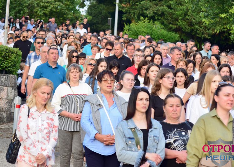Blagdan Tijelovo svečano obilježen procesijom od crkve na Brigu do centra Širokog Brijega