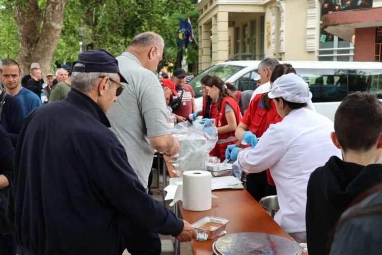 Međunarodni praznik rada obilježen u Mostaru dijeljenjem graha