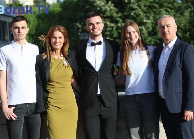 Maturalna zabava 68. naraštaja Gimnazije fra Dominik Mandić