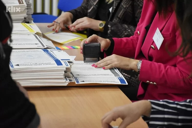 Poznato u kojim općinama će biti korištena elektronska oprema na izborima u BiH