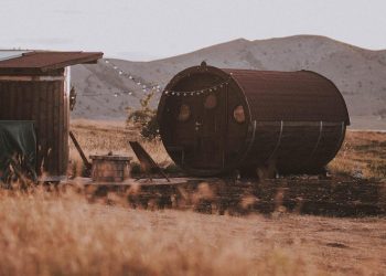 Turisti dolaze na Blidinje kako bi boravili u bačvi i oduševljeni su!