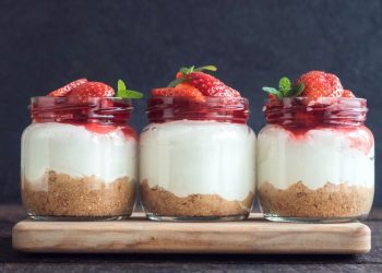Cheesecake s jagodama bez pečenja gotov za 10 minuta