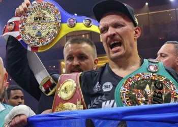 VIDEO:Usik je apsolutni teškaški prvak: Podijeljenom sudačkom odlukom pobijedio je Furyja