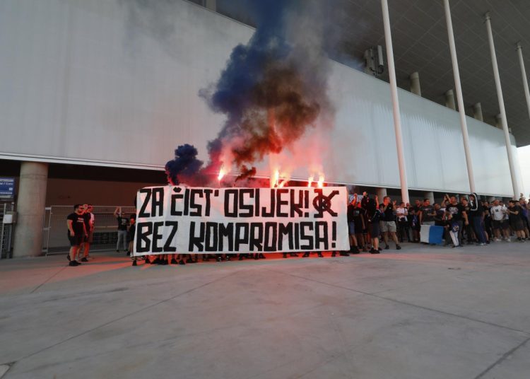 FOTO: Kohorta i Osijek na nogama zbog naoružanih anonimaca, pogledajte ludnicu ispred Opus Arene