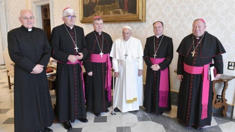 Papa s biskupima iz BiH, upozorili ga na prijetnje novim sukobima