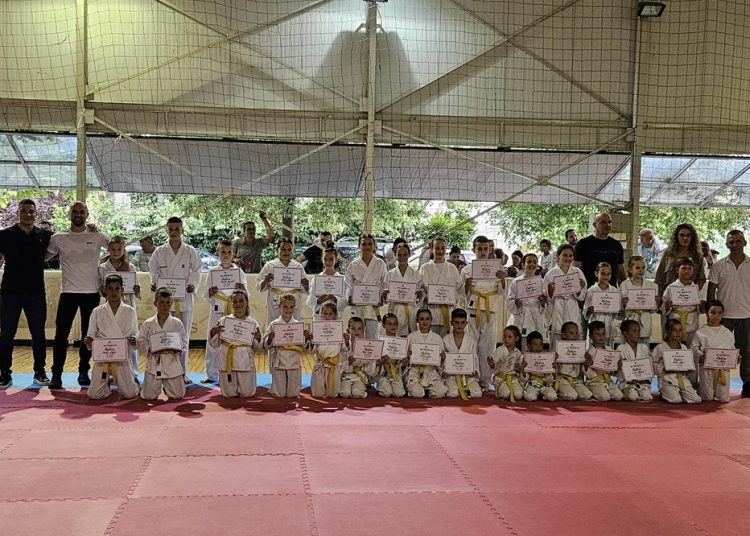 105 članova Karate kluba ‘Široki’ položilo viša zvanja
