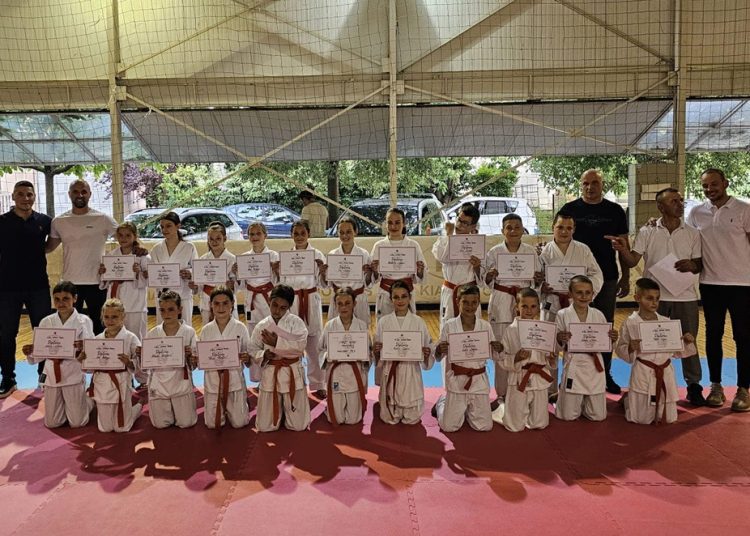 105 članova Karate kluba ‘Široki’ položilo viša zvanja